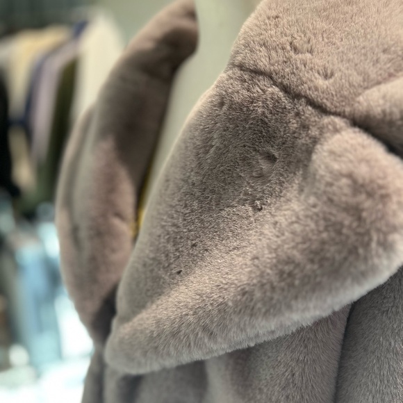 Keepsake faux violet fur coat. Size m - Picture 6 of 14